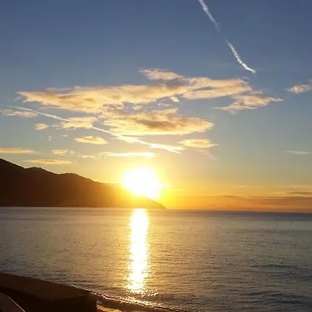 Raggi Di Sole Monterosso al Mare